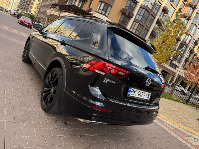 Volkswagen Tiguan - фото 4