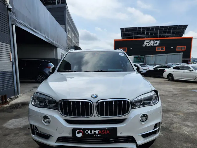 BMW X5 - фото 1