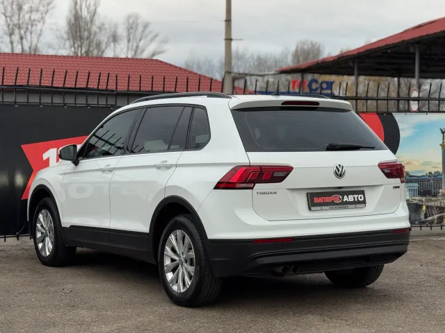 Volkswagen Tiguan - фото 4