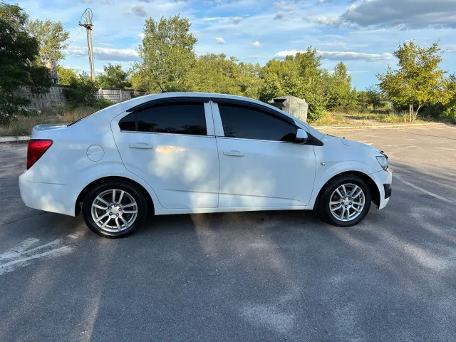 Chevrolet Aveo - фото 5