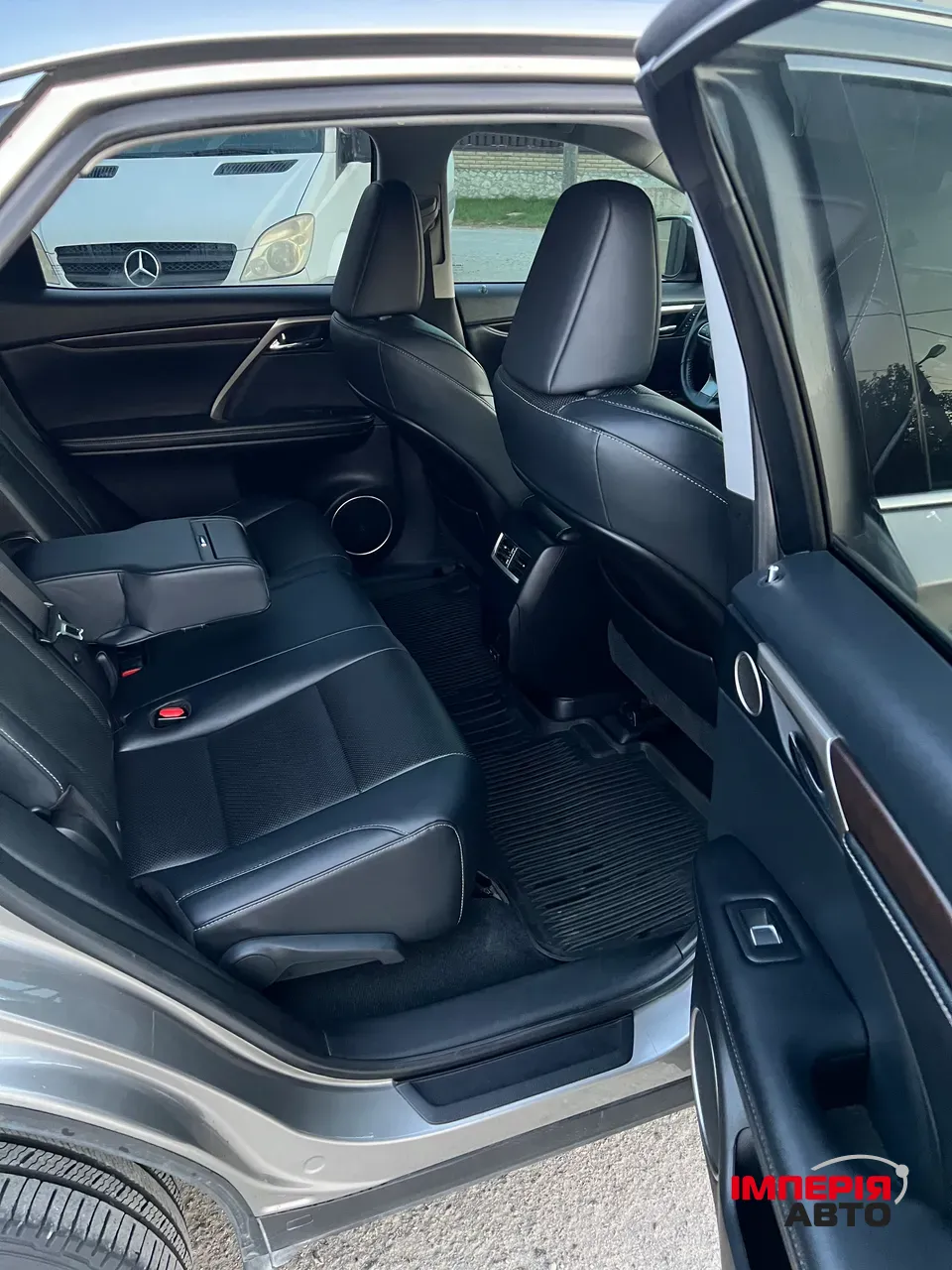 Lexus RX - фото 8