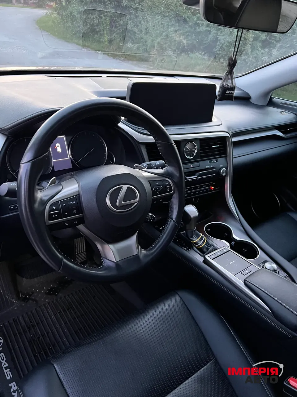 Lexus RX - фото 12