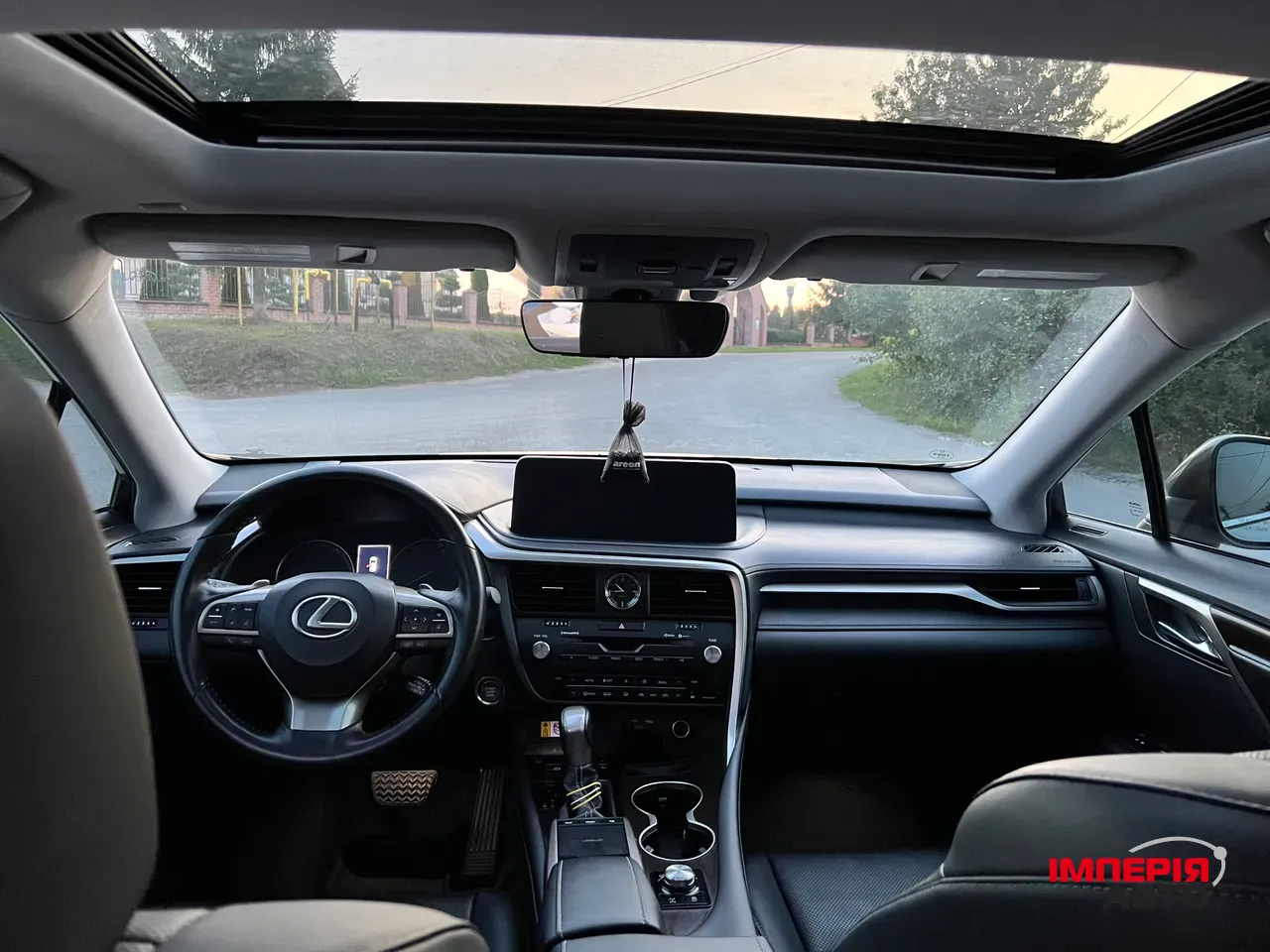 Lexus RX - фото 11