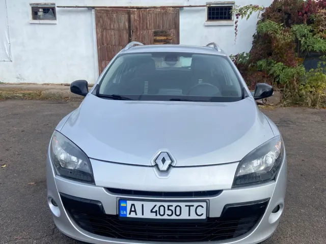 Renault Megane - фото 1
