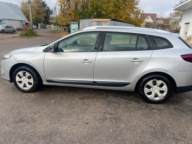 Renault Megane - фото 2