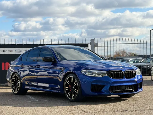 BMW M5 - фото 2