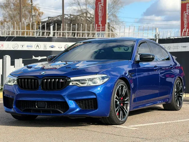 BMW M5 - фото 1