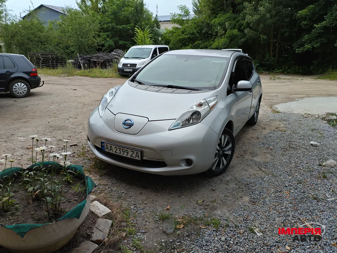 Nissan Leaf - фото 1