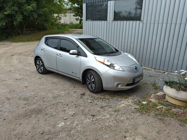 Nissan Leaf - фото 2