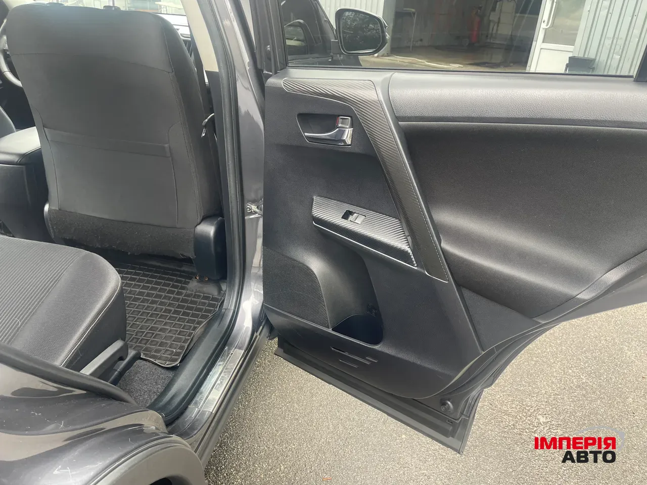 Toyota RAV4 - фото 15