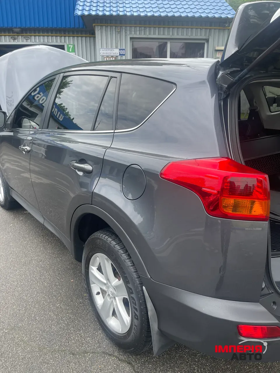 Toyota RAV4 - фото 7