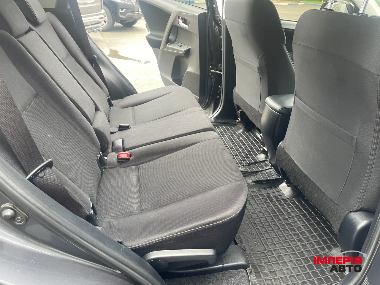 Toyota RAV4 - фото 20