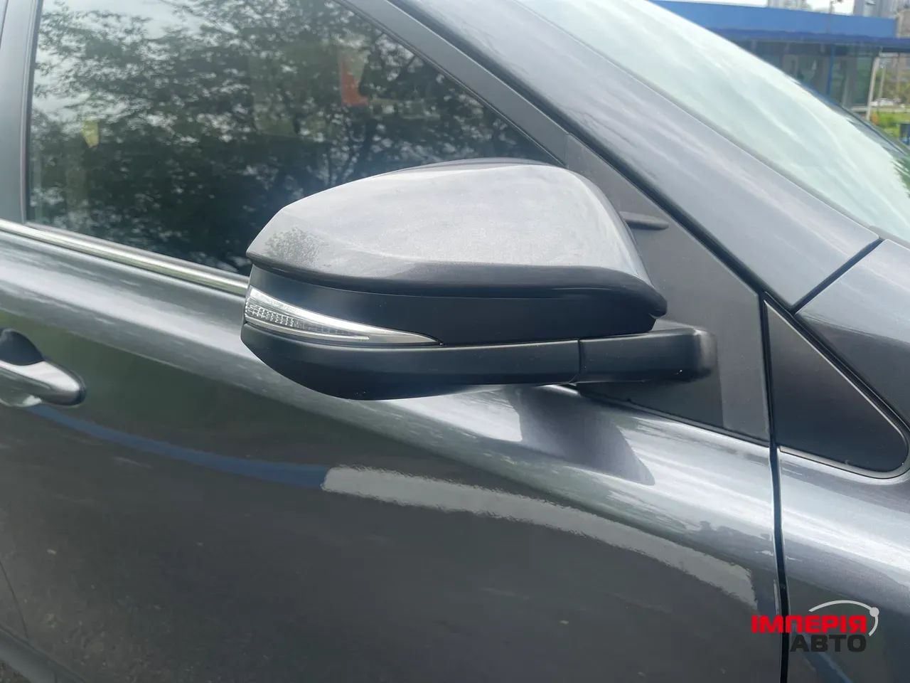 Toyota RAV4 - фото 4