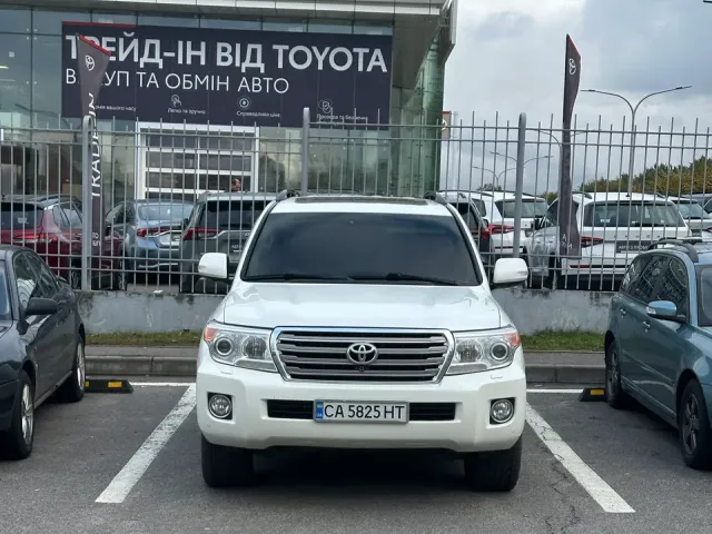 Toyota Land Cruiser - фото 1
