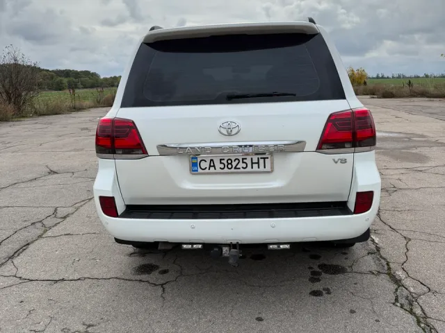Toyota Land Cruiser - фото 2