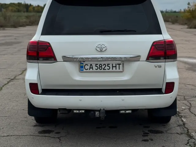 Toyota Land Cruiser - фото 5