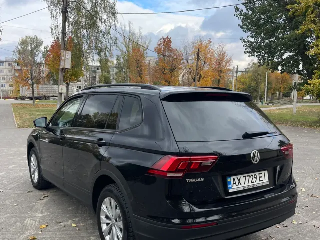 Volkswagen Tiguan - фото 5