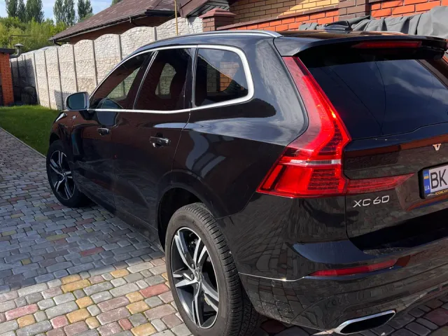 Volvo XC60 - фото 3