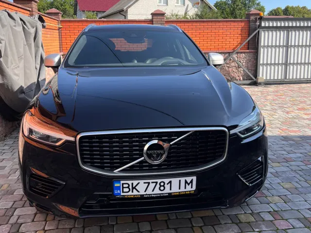 Volvo XC60 - фото 1