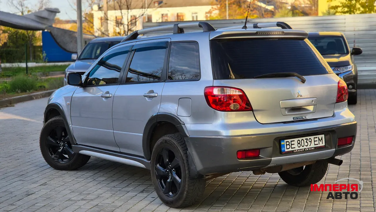 Mitsubishi Outlander - фото 9