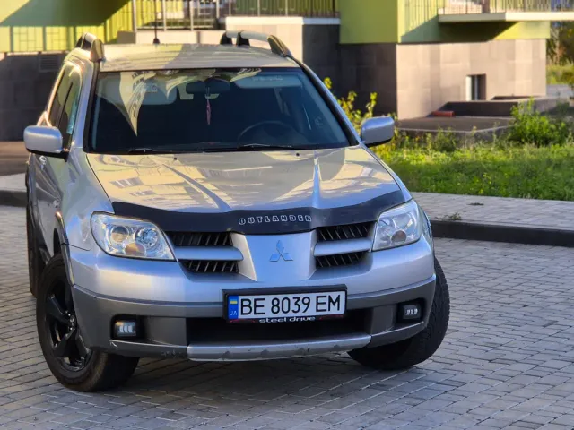 Mitsubishi Outlander - фото 4