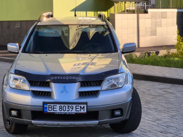 Mitsubishi Outlander - фото 5