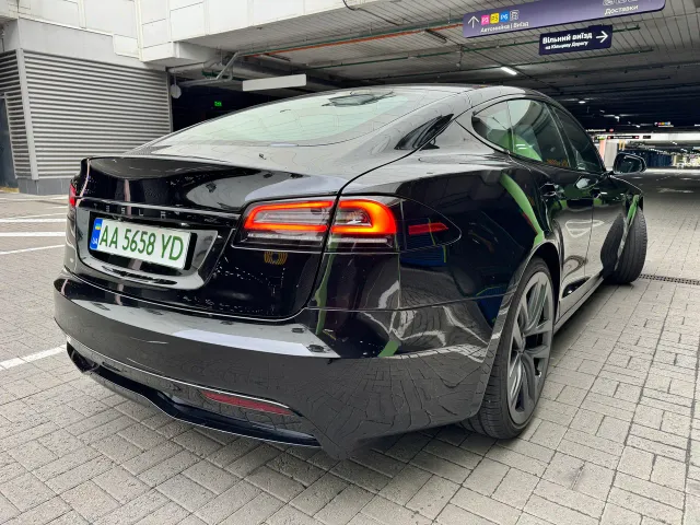 Tesla Model S - фото 5