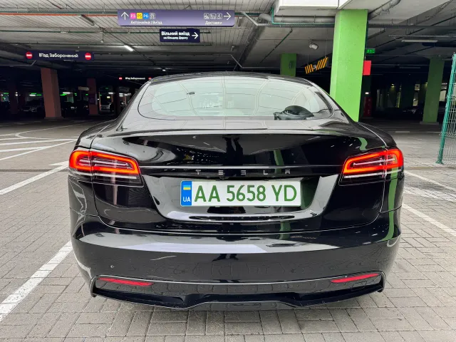 Tesla Model S - фото 2