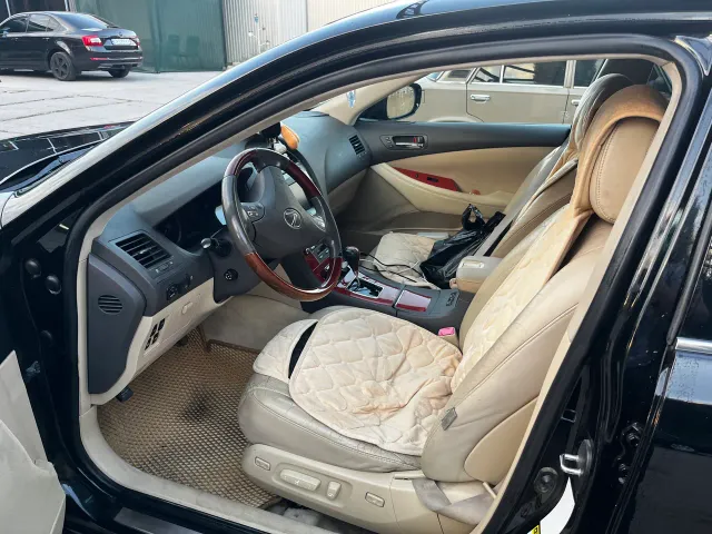 Lexus ES - фото 1