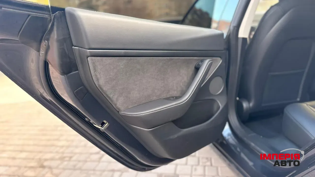 Tesla Model 3 - фото 21