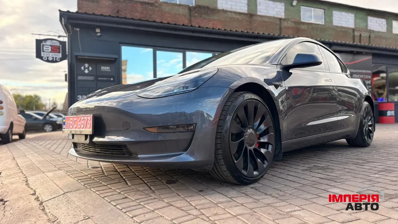Tesla Model 3 - фото 5