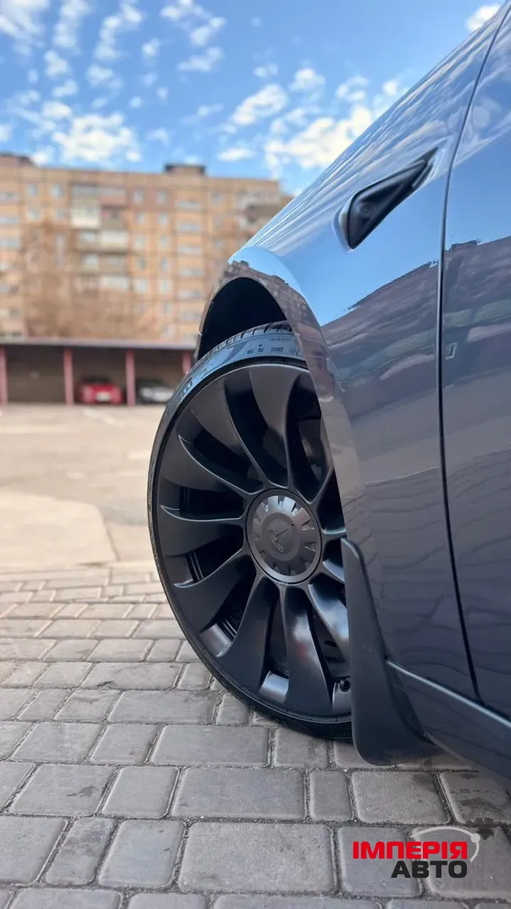 Tesla Model 3 - фото 9