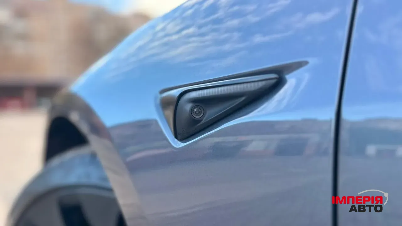 Tesla Model 3 - фото 8