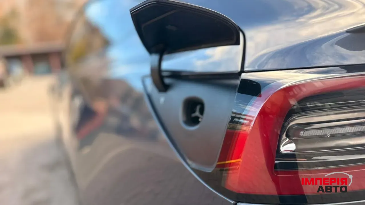 Tesla Model 3 - фото 12