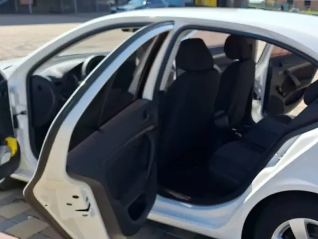 Skoda Octavia - фото 3