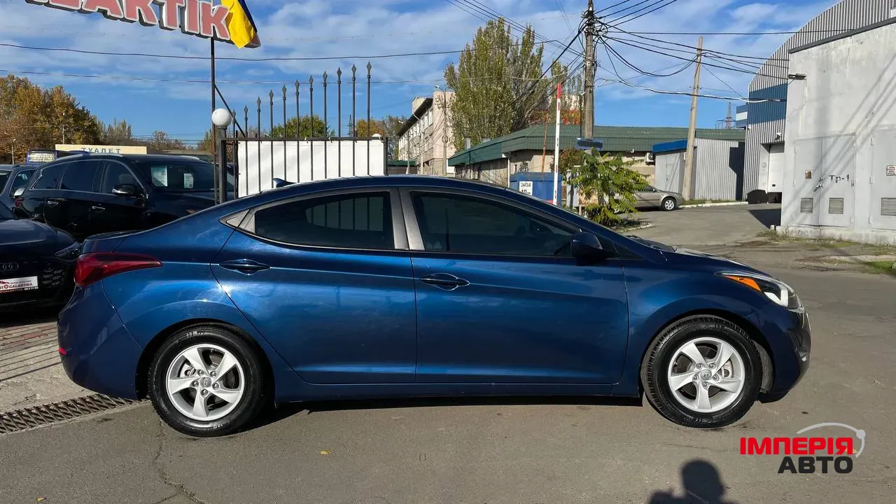 Hyundai Elantra - фото 9