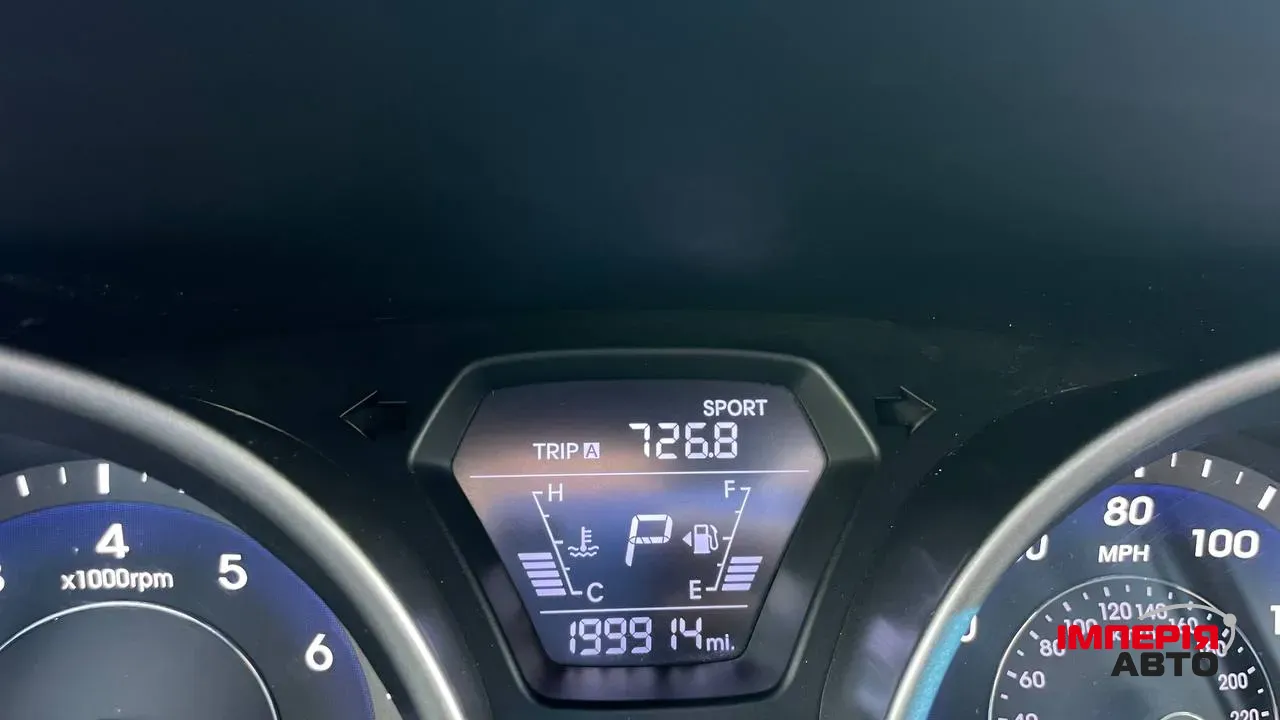 Hyundai Elantra - фото 26