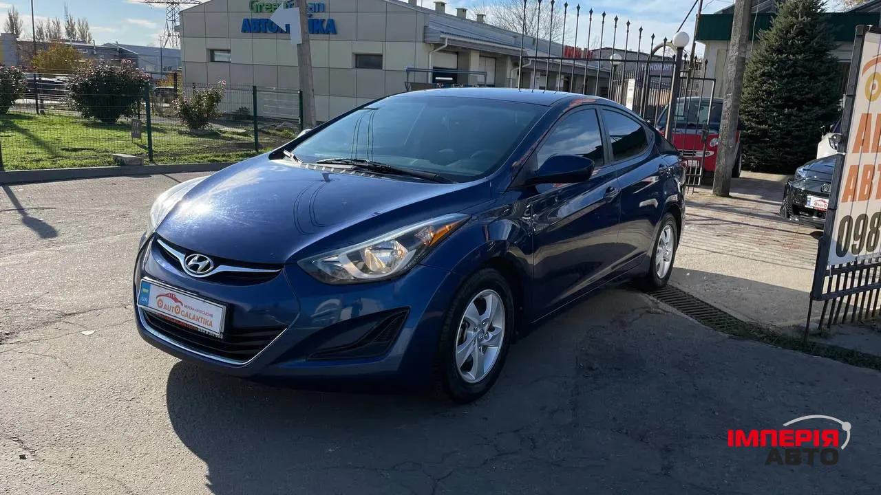 Hyundai Elantra - фото 3