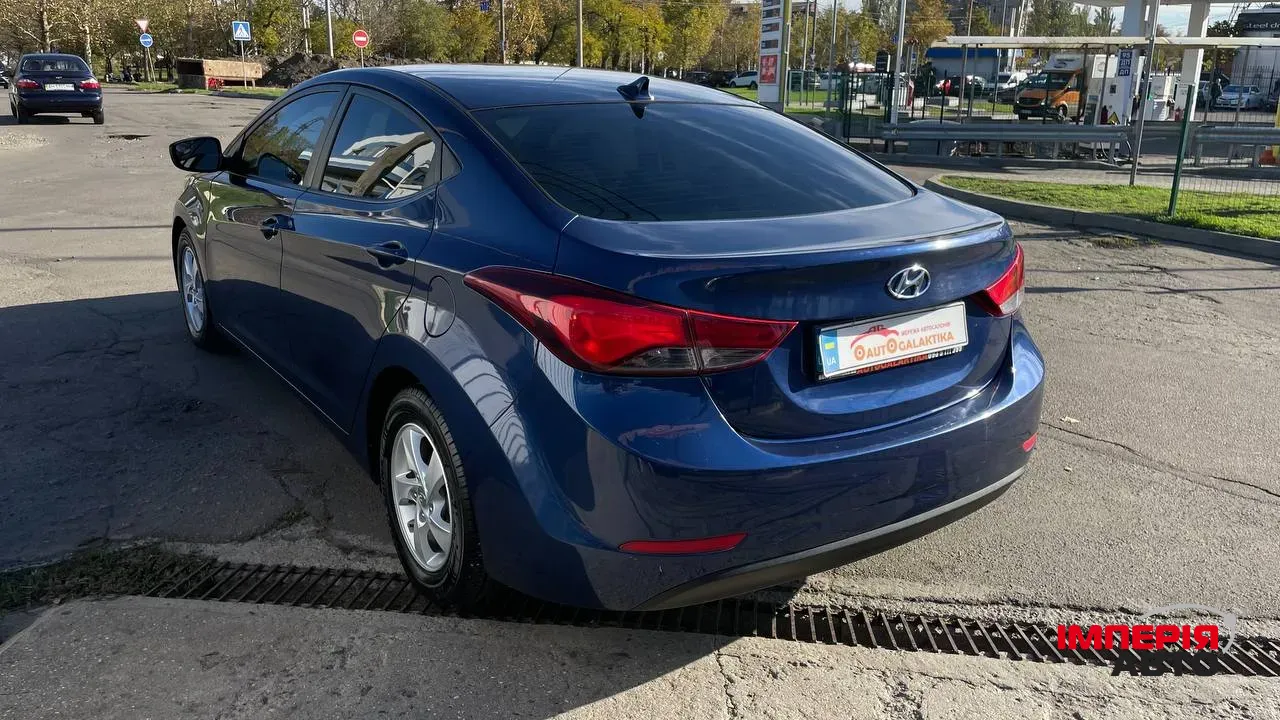 Hyundai Elantra - фото 7