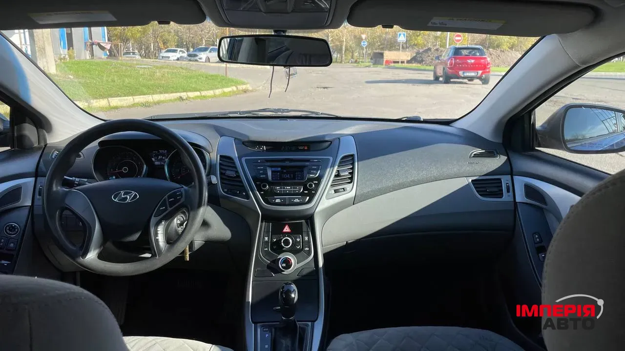 Hyundai Elantra - фото 11