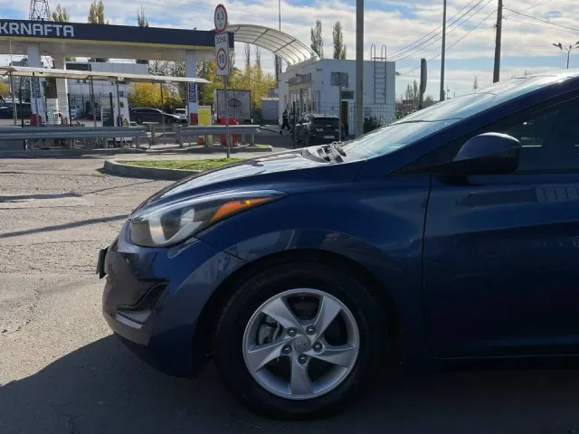 Hyundai Elantra - фото 2