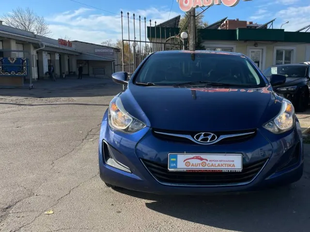 Hyundai Elantra - фото 4