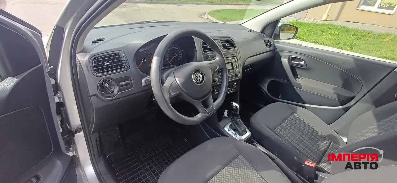 Volkswagen Polo - фото 12