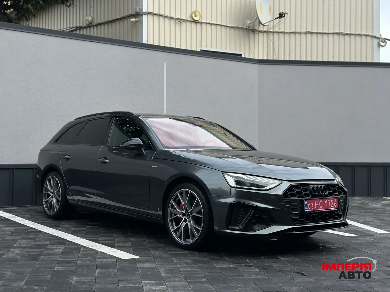 Audi A4 - фото 8