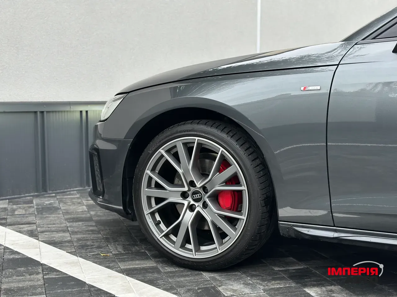 Audi A4 - фото 18