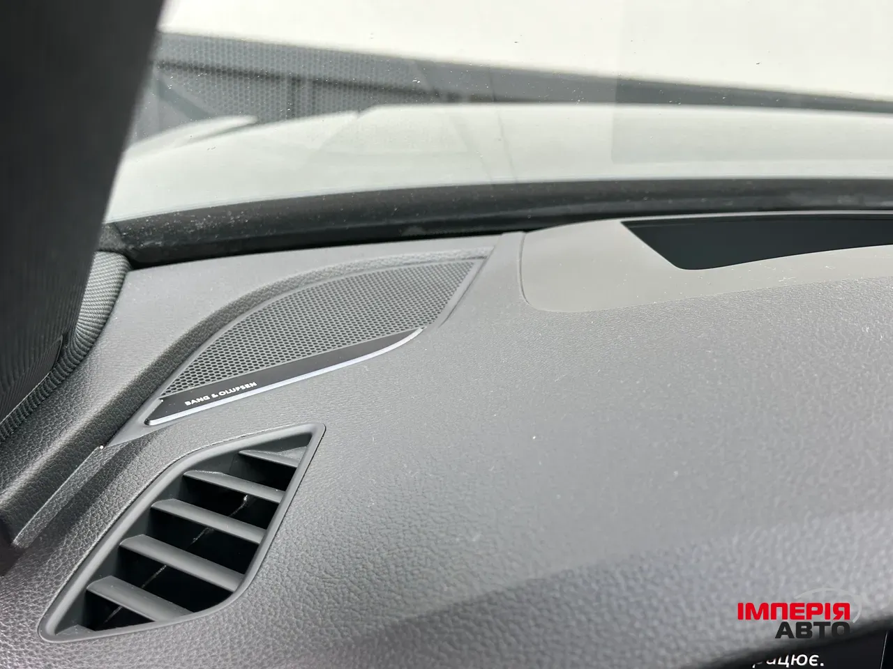 Audi A4 - фото 43