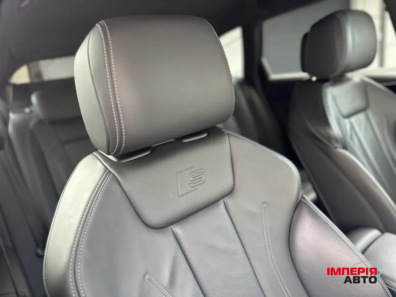 Audi A4 - фото 35