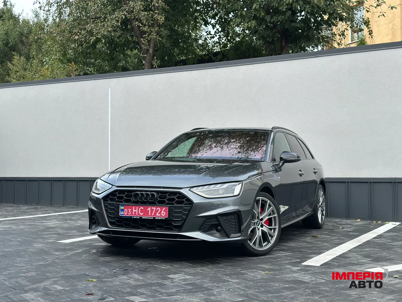 Audi A4 - фото 1