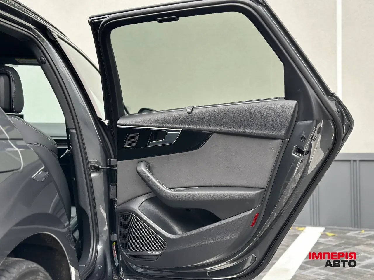 Audi A4 - фото 29