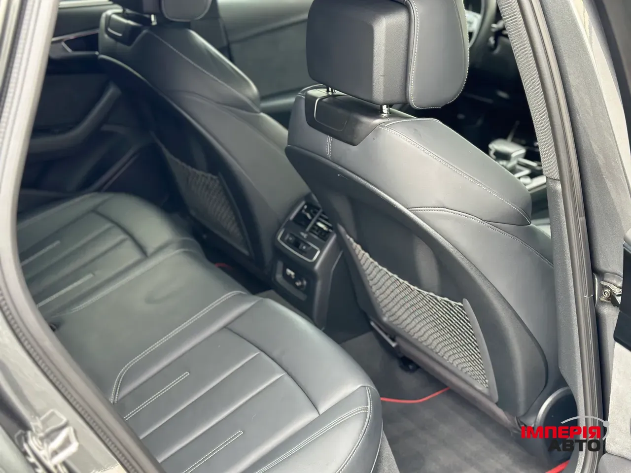 Audi A4 - фото 30